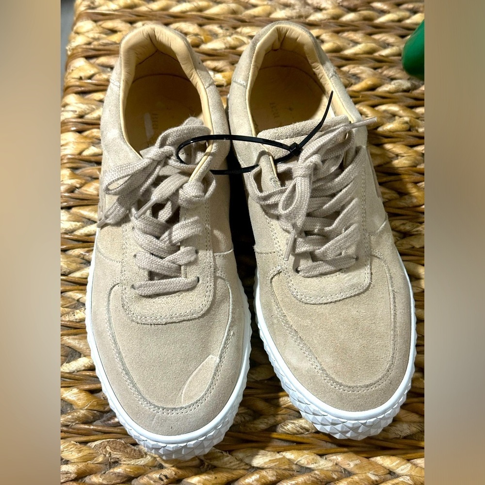 Bruno Magli Paola Platform Sneaker‎ Sand Suede Size 7.5M